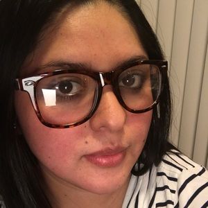 Meet your Posher, Ana